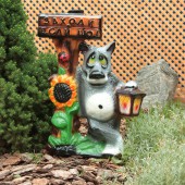Садовая фигура Волк с фонарём, глянец