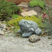 Садовая фигура Лягушка, камень тёмный